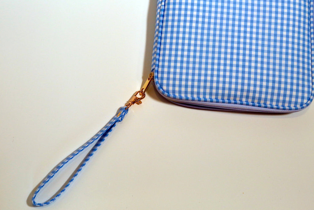 Juliette clutch — carried on the go